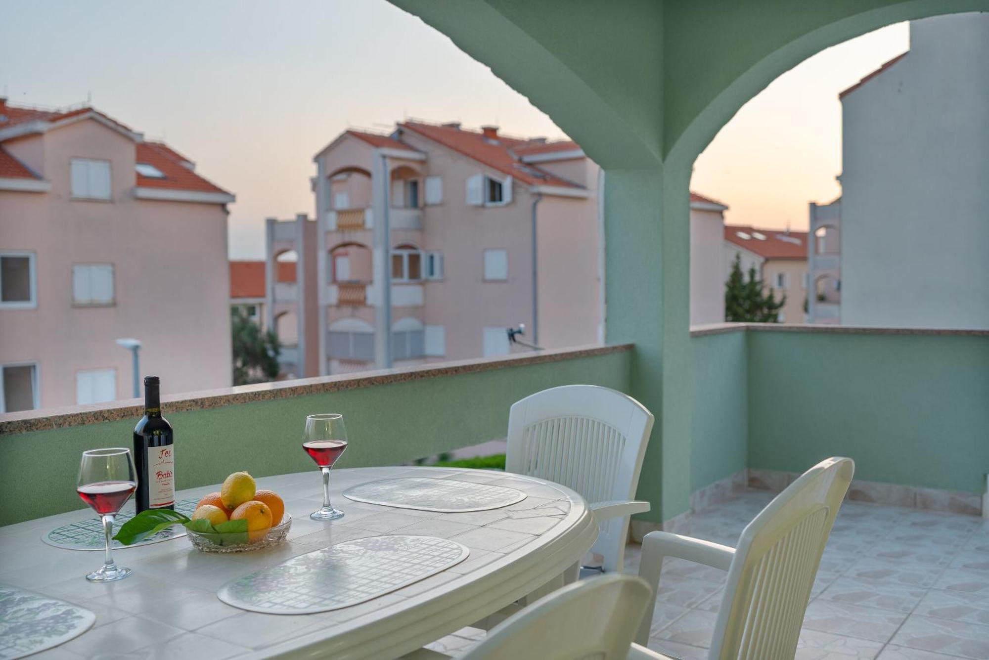 Apartments Jasna Novalja Exterior photo